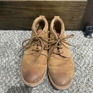 Clarks Tan Leather Chukka Boots
